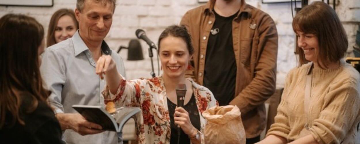 Marta Sýkorová, Křest knihy Velmi špatné pohádky, magazín KULTINO* Brno