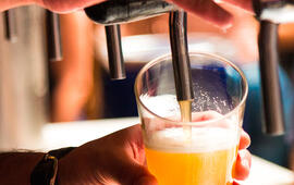 Alkohol, Suchý únor, bary a restaurace, magazín KUT*ino Brno