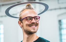 Queer Runner, Labyrint citu, Ráj mysli, HaDivadlo, premiéra, Alfa pasáž, *Magazín KULTINO* Brno* 