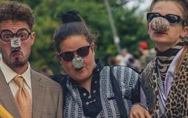 Festival na prknech, dlažbě, trávě (od 21. 8. 2025). Vystoupí Vosto5, Jan Budař, Divadlo Sklep. Foto: Nikola Fojtů. Magazín Kultino Brno.